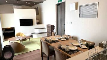 Kaede (Up to 5 Guests): Open-Air Cypress Bath & BBQ Grill Included, Non Smoking | 1 bedroom, individually decorated, individually furnished, free WiFi