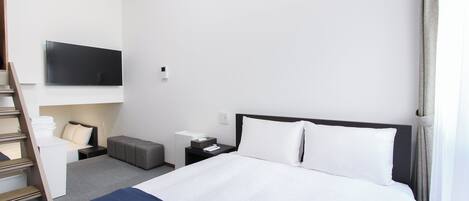 Comfort Quadruple Room, 2 Double Beds | Free WiFi, bed sheets