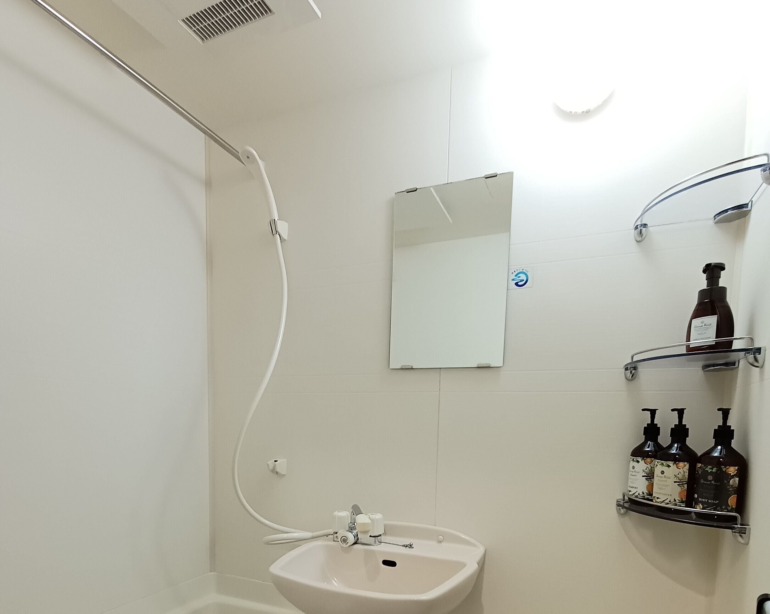 コンフォート 4 人部屋 ダブルベッド 2 台 | WiFi (無料)、ベッドシーツ