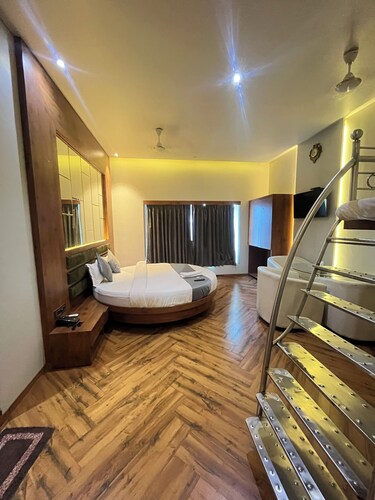 The Saroja Grand Villa Resorts