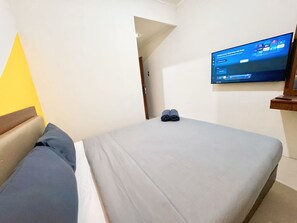 Standard Double Room | Laptop workspace, free WiFi - Stay 'd Pondok Indah (Jakarta)