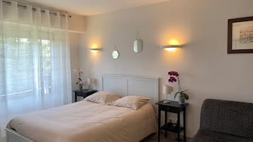 1 bedroom, blackout curtains, iron/ironing board, free rollaway beds