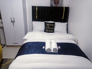 2 bedrooms, iron/ironing board, WiFi, bed sheets