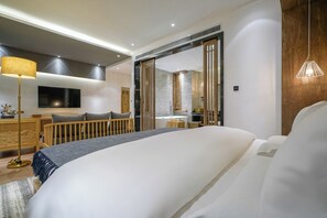 Luxury Double Room, City View | Soundproofing, free WiFi - Lijiang Xisu Garden (Lijiang)