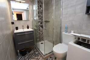 Shower, hair dryer - St Cyprien Contemporary cottage with mezzanine, a stone's throw from the sea (Saint-Cyprien)