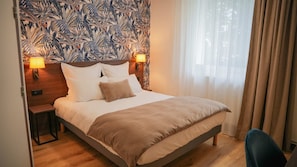 Deluxe Double Room | Premium bedding, desk, iron/ironing board, free WiFi - KoonTy : Chambres et Appartements à Landerneau (Landerneau)