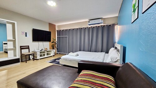 IMPACT Muang Thong Thani,daily rental room, Muang Thong Popular Condo C5