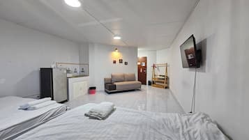 1 chambre, bureau, espace de travail pour ordinateur portable
