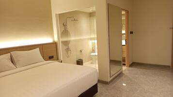 Deluxe Double Room | Desk, laptop workspace, free WiFi
