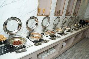Daily continental breakfast for a fee - Regenta Place Dalhousie (Dalhousie)