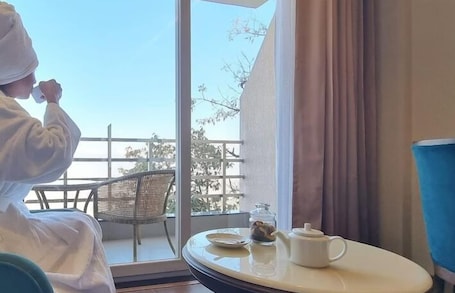 1 bedroom, Egyptian cotton sheets, premium bedding, Select Comfort beds