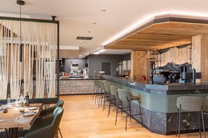 Bar (on property) - Exclusive apartment in Fiss (Fiss)