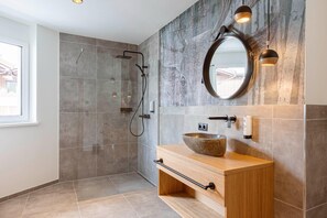 Shower, hair dryer - Apartment in Fiss with sauna (Fiss)