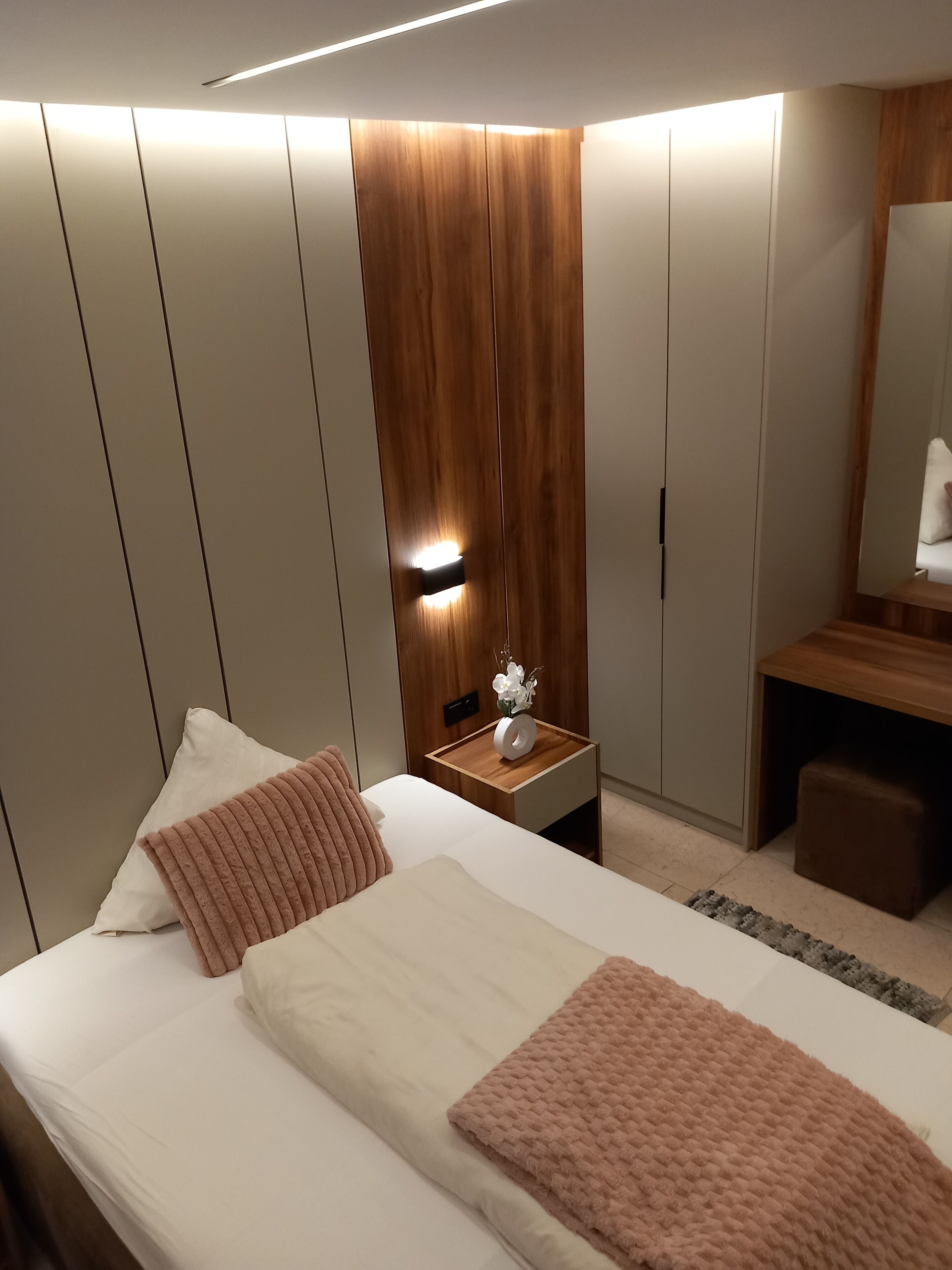 1 多间卧室、熨斗/熨衣板、WiFi、床单