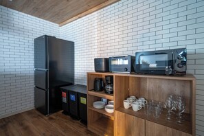 Fridge, microwave, stovetop, electric kettle