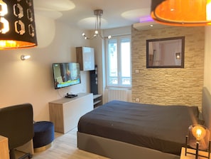 1 bedroom, iron/ironing board, WiFi, bed sheets - Superb furnished and equipped Studio in the heart of downtown in secure residence (Montluçon)