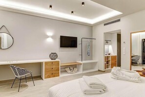 ห้องดีลักซ์ดับเบิล, ระเบียง | ห้องเก็บเสียง, เตารีด/โต๊ะรีดผ้า, Wi-Fi ฟรี