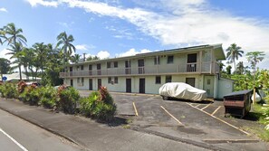 Exterior - Yonegan Plumeria Hilo Hotel - Honu (Turtle) # 11 (Hilo)
