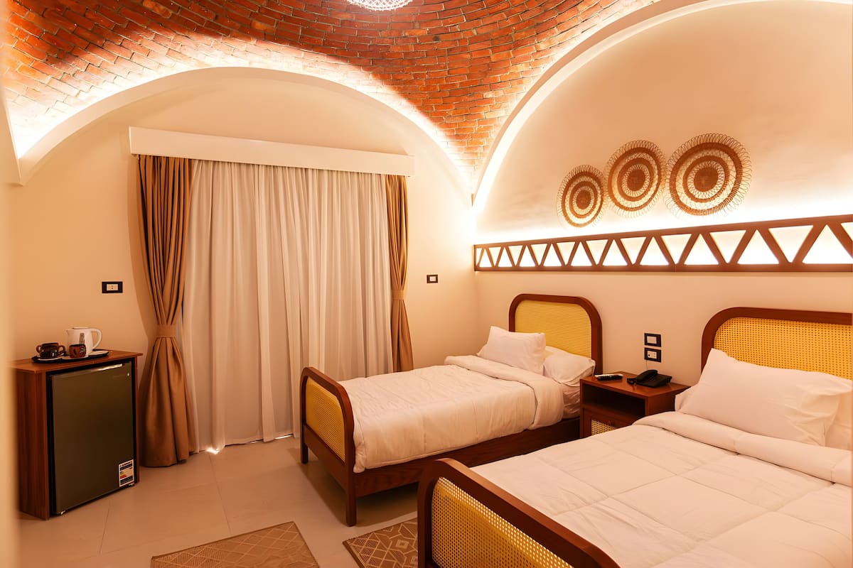 Standard Double or Twin Room, Balcony, River View | In-room dining