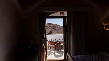 Standard Double or Twin Room, Balcony, River View | Living area | 17-inch LCD TV with satellite channels