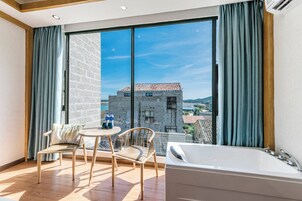 Basic Double Room, Partial Ocean View | Blackout drapes, free WiFi