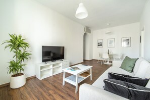 Living area - Superb flat in historic centre of Athens (Athens)