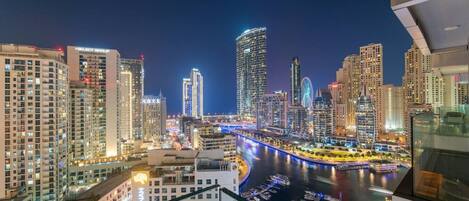 المنطقة المحيطة بالمنشأة