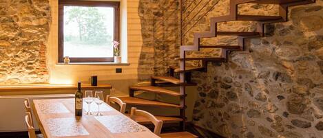 Room, 1 Bedroom, Smoking, Patio | Dining
