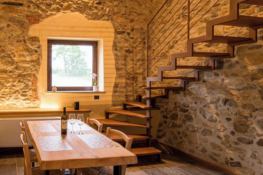 Room-charming Alessandria Apartment With