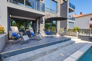 Apartment | Terrace/patio
