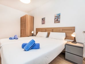 2 habitaciones, escritorio y acceso a internet 