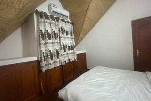 4 quartos, ferros/tábuas de passar roupa, berço de viagem, Wi-Fi