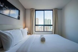 1 bedroom, desk, iron/ironing board, WiFi
