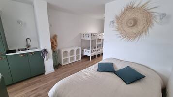 1 bedroom, iron/ironing board, WiFi, bed sheets