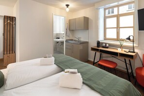 Comfort-Doppelzimmer | Hochwertige Bettwaren, Zimmersafe, Schreibtisch