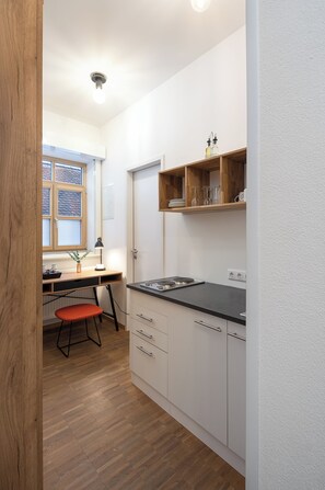 Comfort-Suite | Hochwertige Bettwaren, Zimmersafe, Schreibtisch