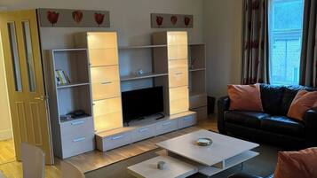 Apartment | Living area | TV