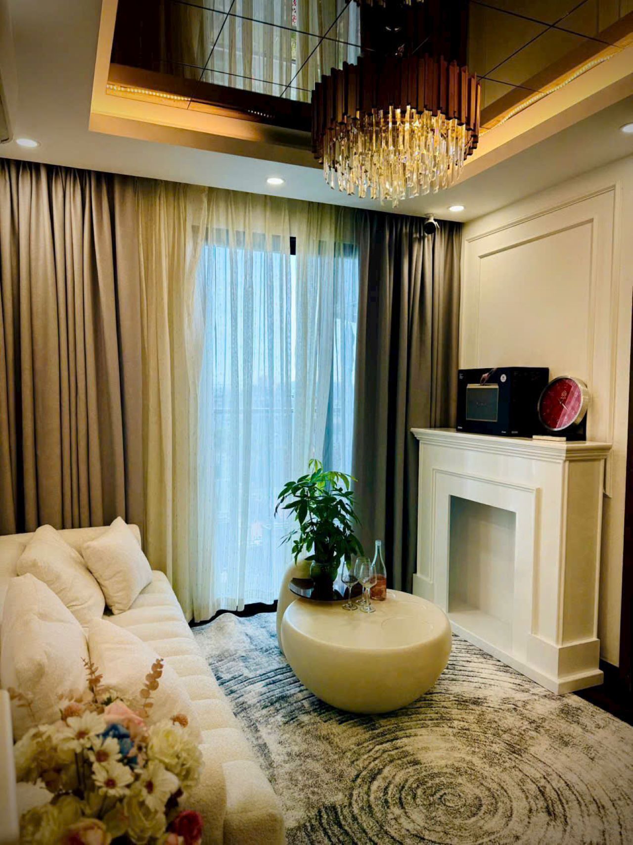 Apartamento superluxo, vista para a cidade | Área de estar