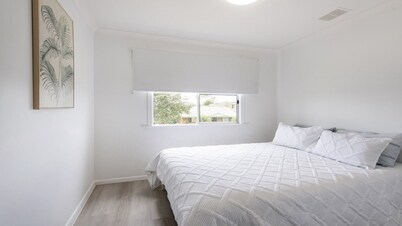 Twin Palms Retreat - large family getaway