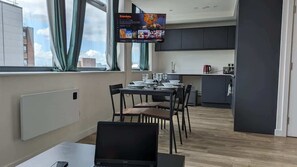 Dining - Lovely 1BR Penthouse near MCR Stadiums (Manchester)