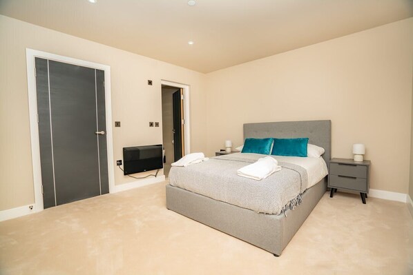 Unclassified image, 1 of 24, button - Spacious & Bright 2 Bed Apartment in Birmingham (Birmingham)