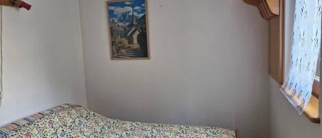 1 Schlafzimmer, Bügeleisen/Bügelbrett