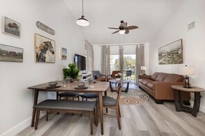 TV, books - D&D · Pondview Modern Farmhouse Condo (Indialantic)