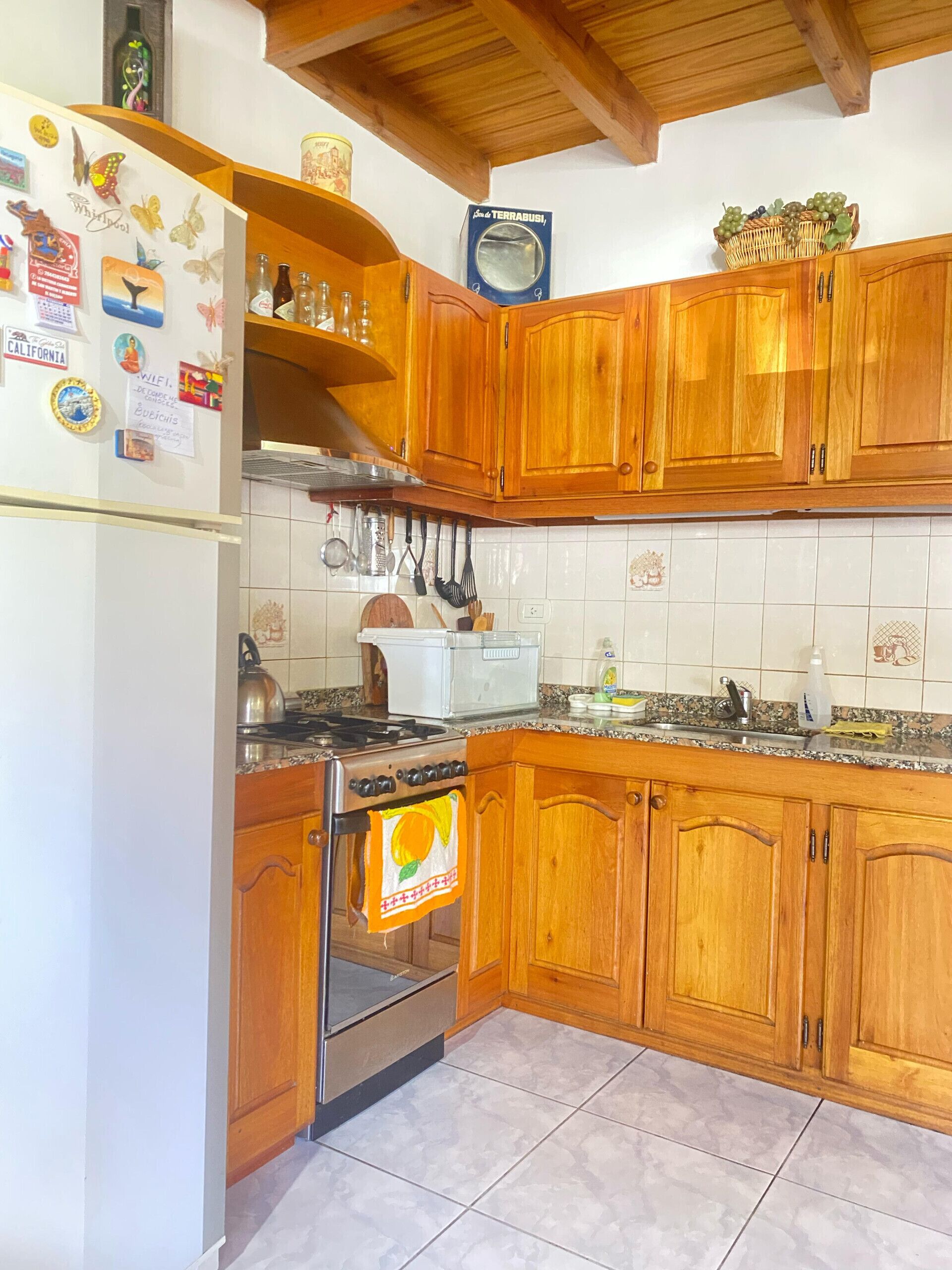 Frigorifero, forno, macchina per tè/caffè, tostapane