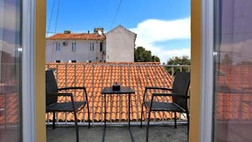 Romantic Room, Balcony, Courtyard View | Balcony