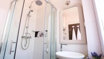 City Room, City View | Bilik Mandi | Pengering rambut, tuala disediakan, tisu tandas