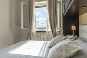 3 Schlafzimmer, Schreibtisch, Bügeleisen/Bügelbrett, kostenloses WLAN
