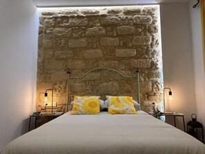 1 Schlafzimmer, BĂŒgeleisen/BĂŒgelbrett, kostenloses WLAN, BettwĂ€sche