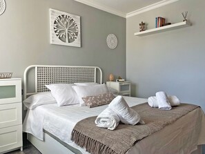 5 camere, ferro/asse da stiro, Wi-Fi gratuito, lenzuola