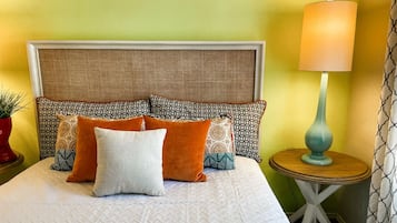 2 bedrooms, desk, iron/ironing board, WiFi